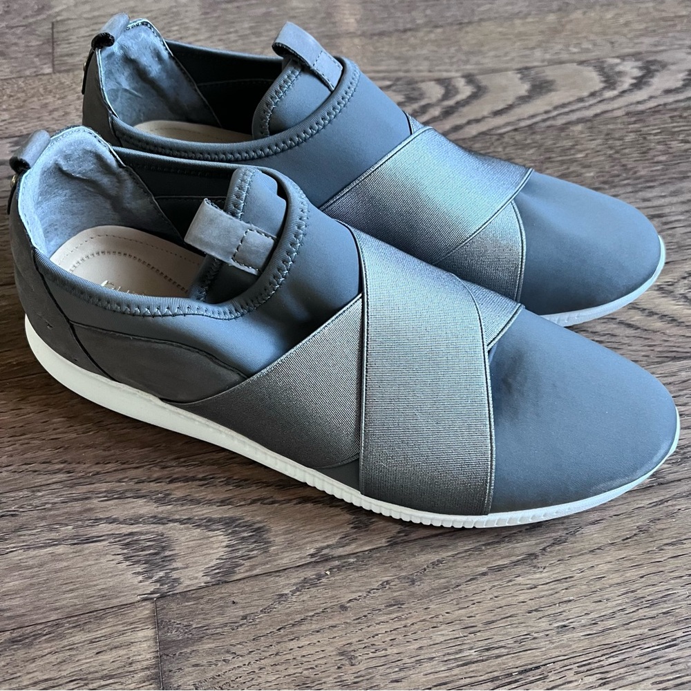 Nurture Farrin Pull on Sneakers